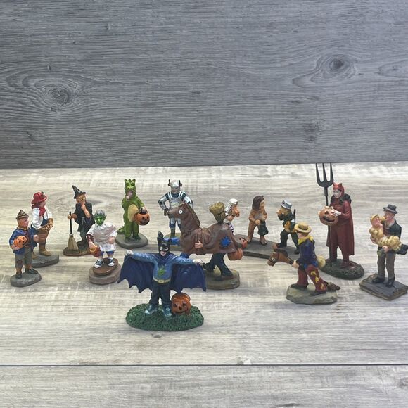 Lemax Spooky Town 12 Figure Lot Vintage Batman Dino Tin Robotron Halloween - Picture 1 of 13
